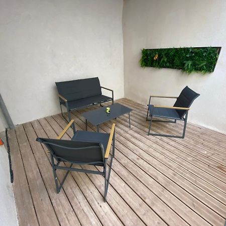 Logement Tout Equipe Layrac Exteriér fotografie