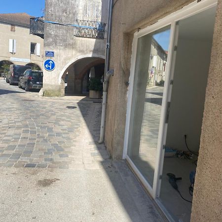 Logement Tout Equipe Layrac Exteriér fotografie