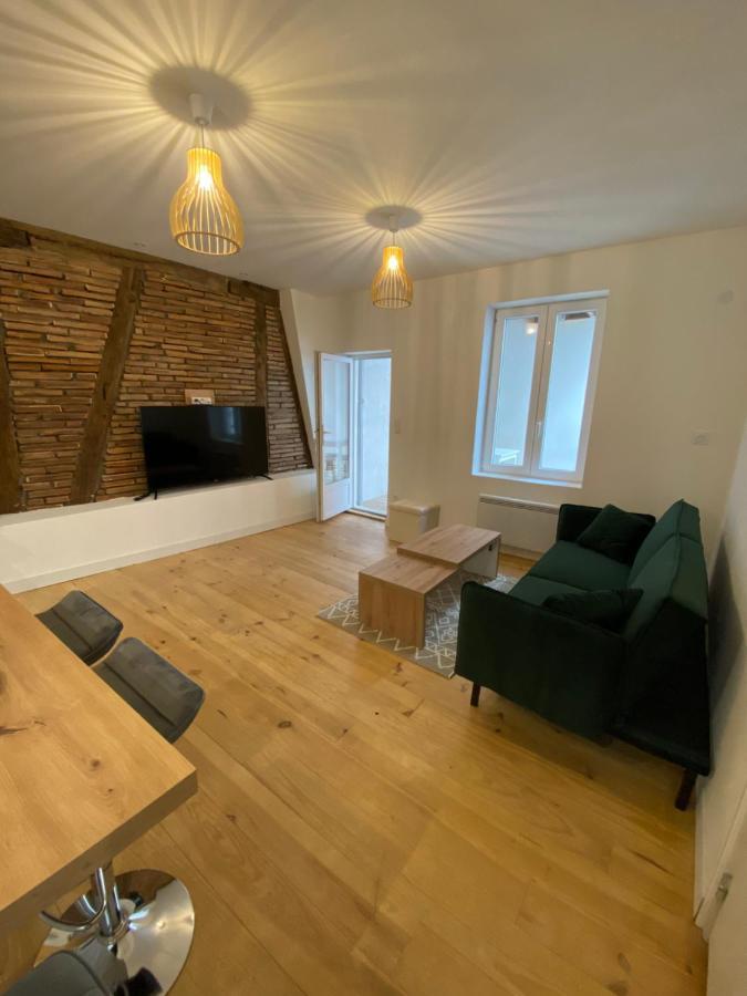 Logement Tout Equipe Layrac Exteriér fotografie