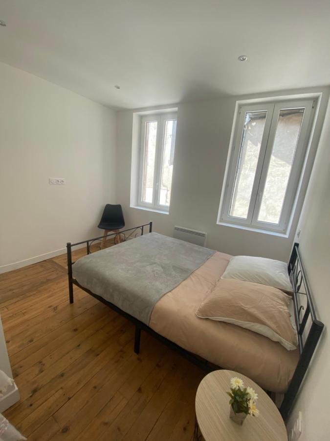 Logement Tout Equipe Layrac Exteriér fotografie