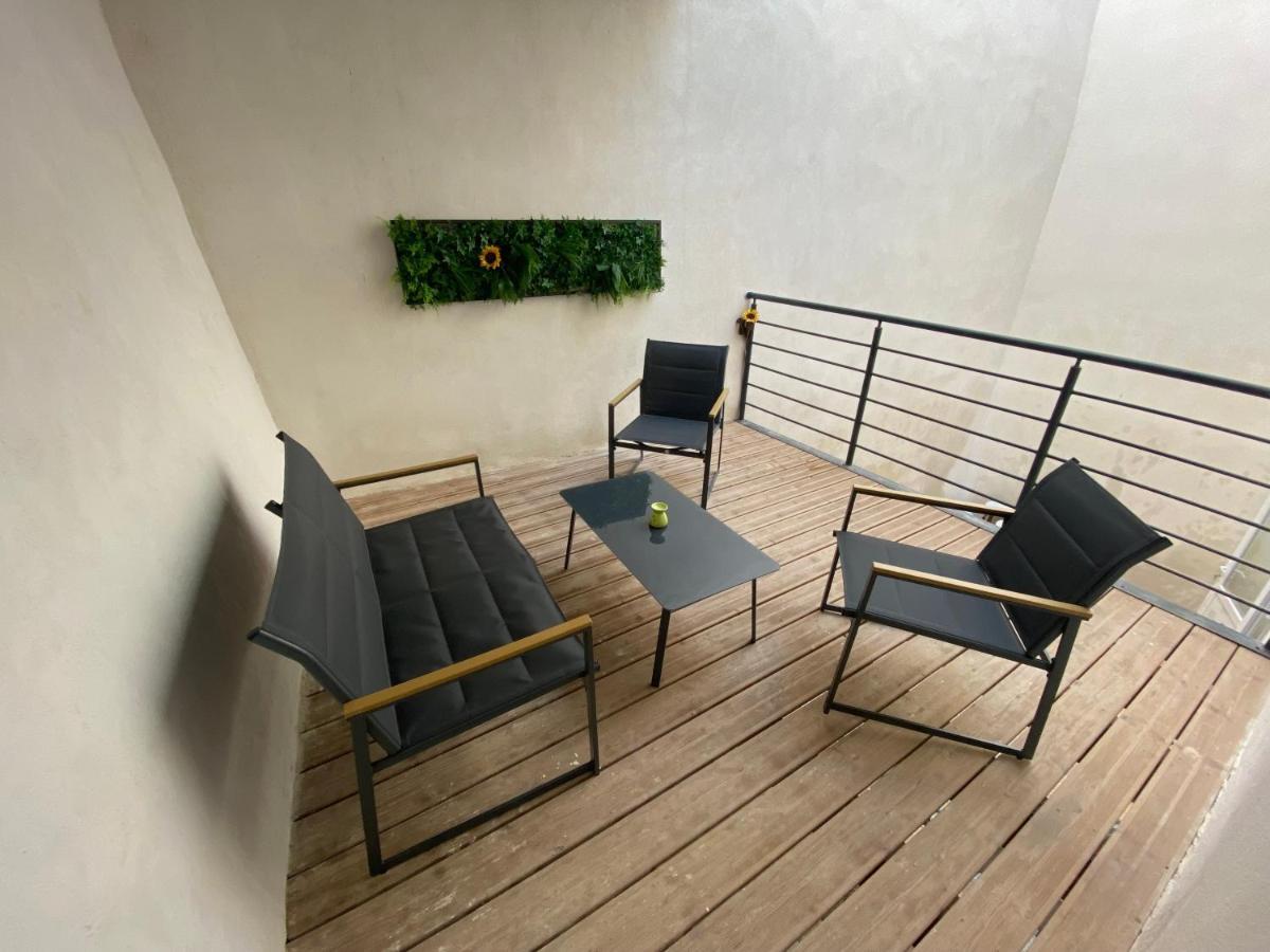 Logement Tout Equipe Layrac Exteriér fotografie