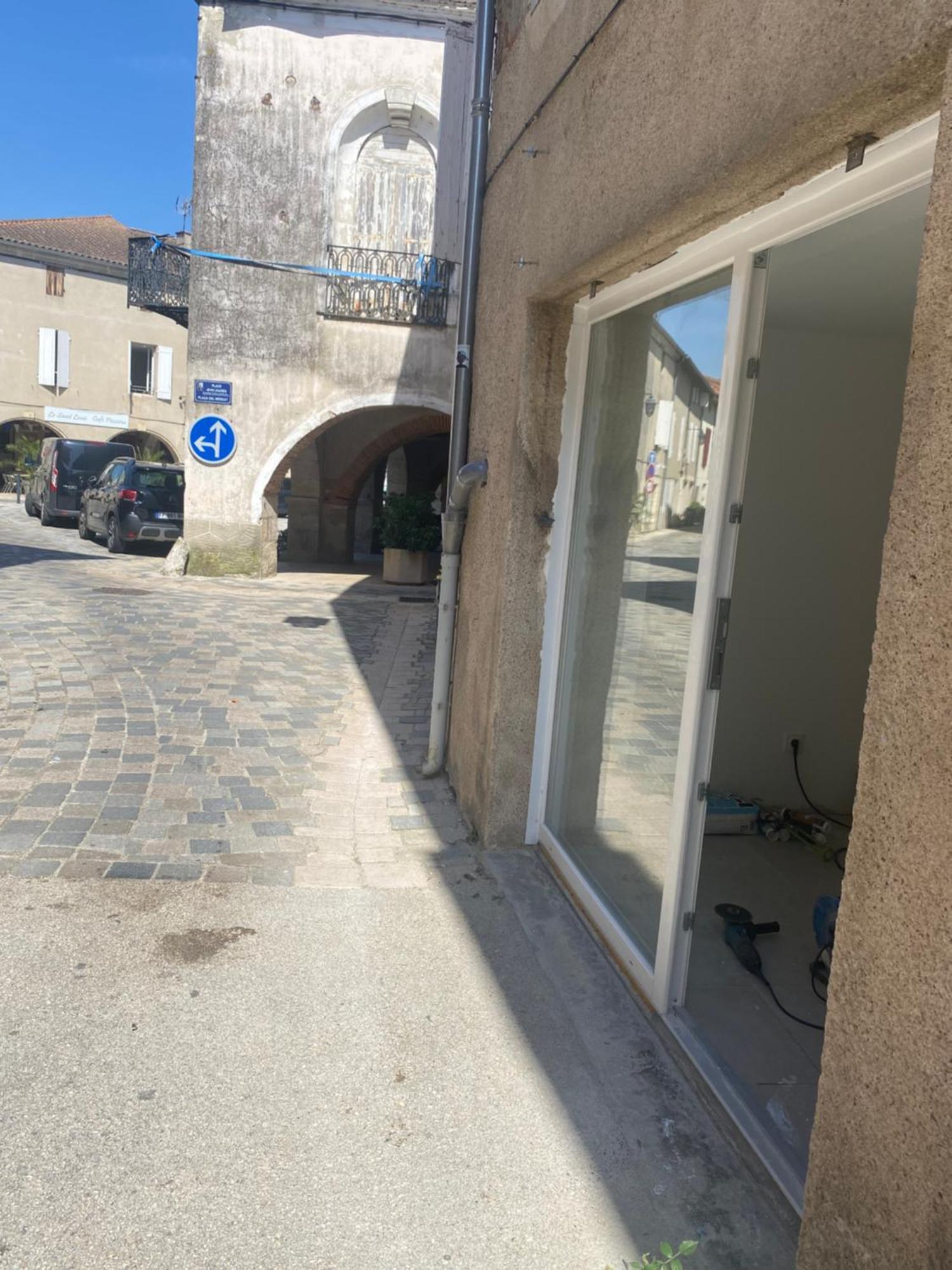 Logement Tout Equipe Layrac Exteriér fotografie